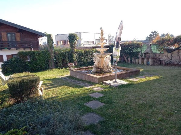 casa indipendente in vendita ad Avezzano in zona San Pelino