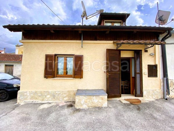 casa indipendente in vendita ad Avezzano