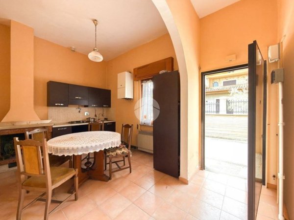 casa indipendente in vendita ad Avezzano in zona San Pelino