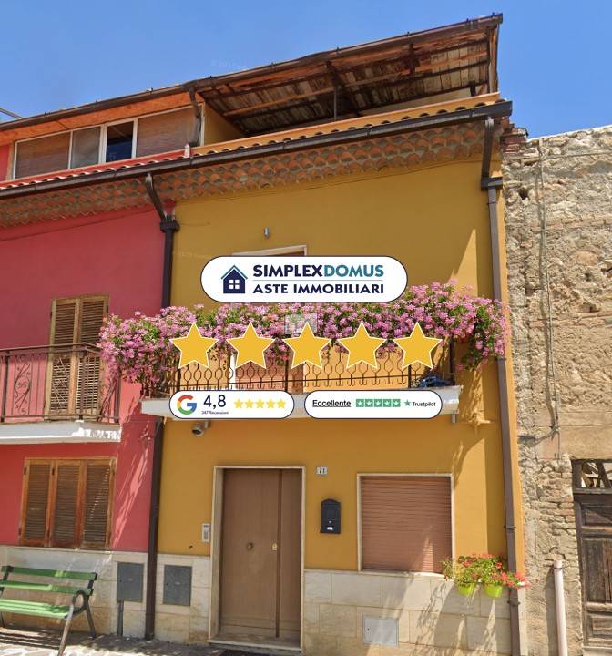 casa indipendente in vendita ad Avezzano in zona Cese