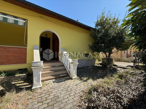 casa indipendente in vendita ad Avezzano