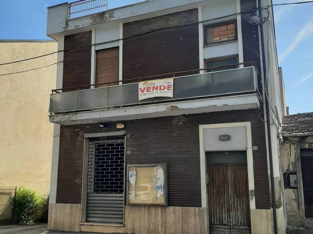 casa indipendente in vendita ad Avezzano