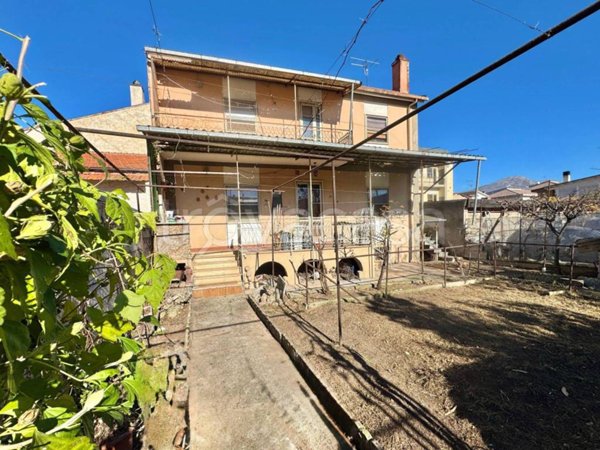 casa indipendente in vendita ad Avezzano