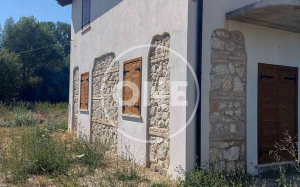 casa indipendente in vendita ad Avezzano