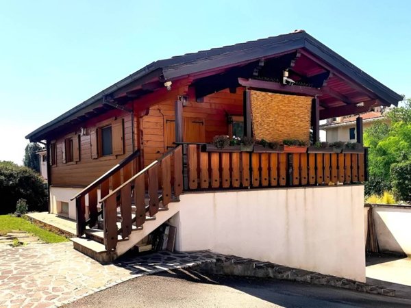 casa indipendente in vendita ad Avezzano in zona San Pelino