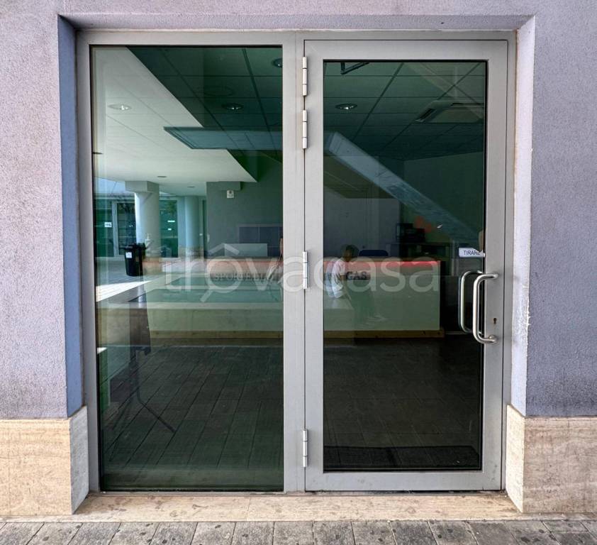 negozio in vendita ad Avezzano