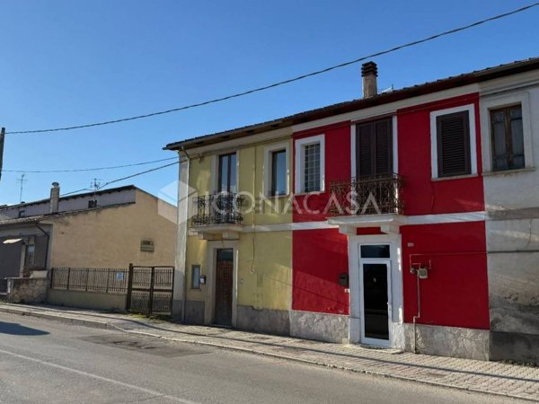 casa indipendente in vendita ad Avezzano in zona San Pelino