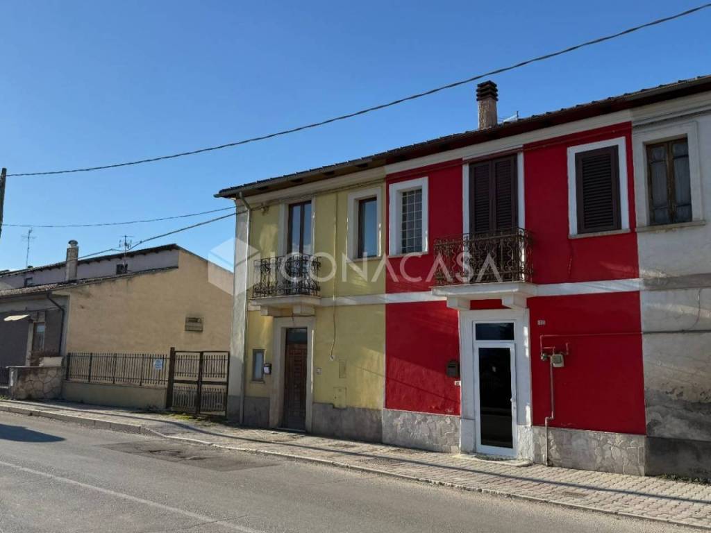 casa indipendente in vendita ad Avezzano in zona San Pelino