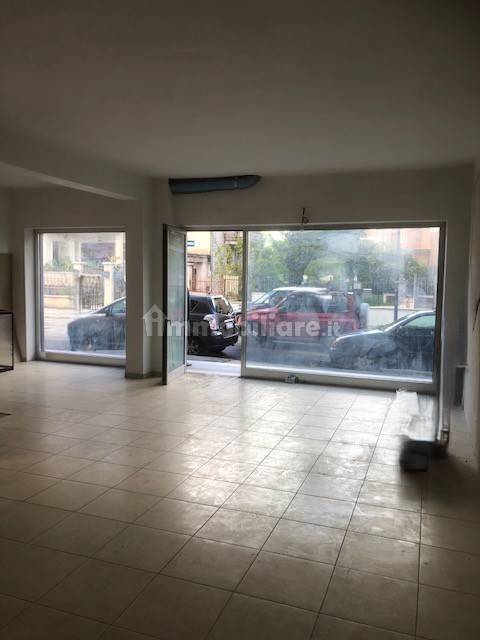 negozio in vendita ad Avezzano