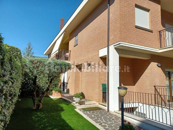 casa indipendente in vendita ad Avezzano