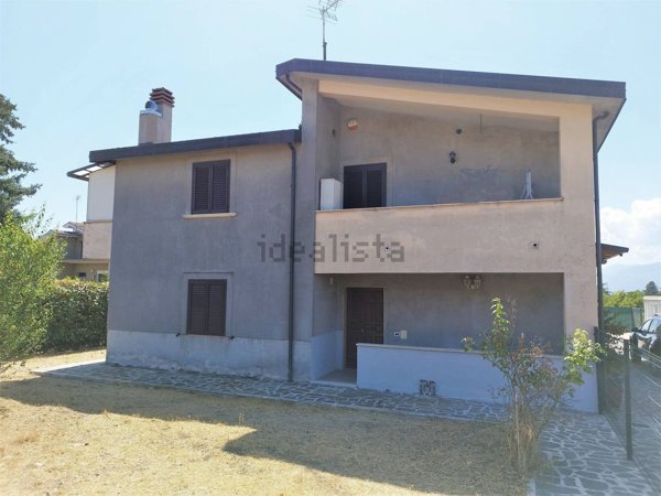 casa indipendente in vendita ad Avezzano