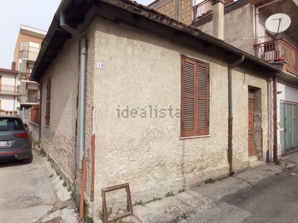 casa indipendente in vendita ad Avezzano