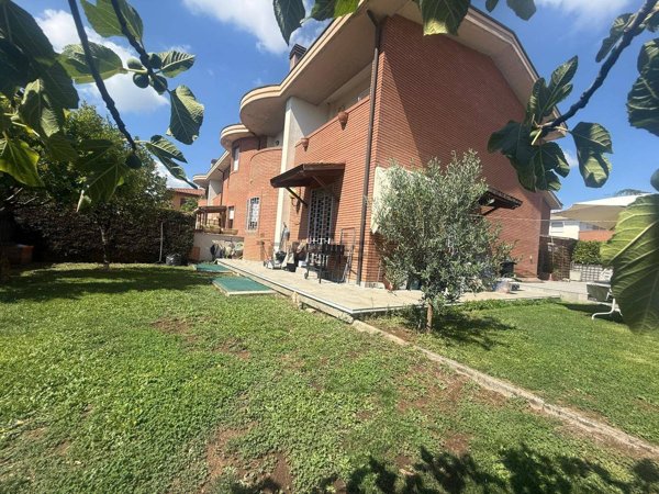 casa indipendente in vendita ad Avezzano