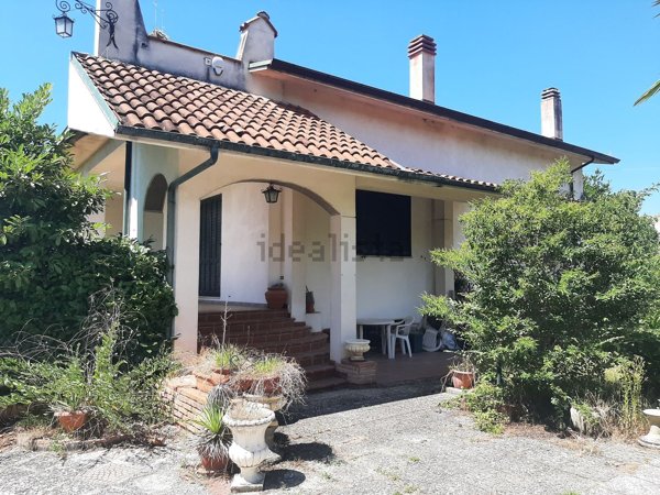 casa indipendente in vendita ad Avezzano