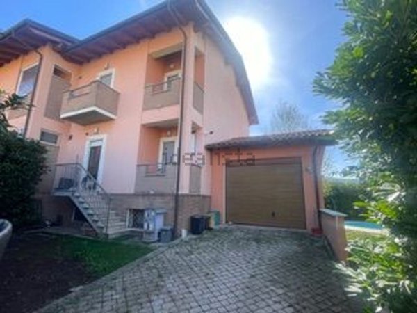 casa indipendente in vendita ad Avezzano