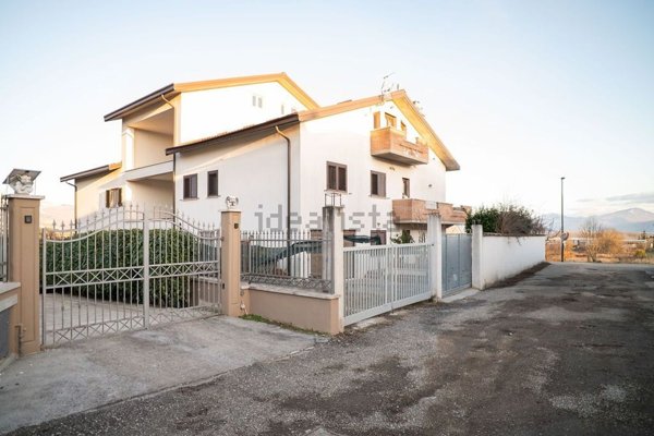 casa indipendente in vendita ad Avezzano