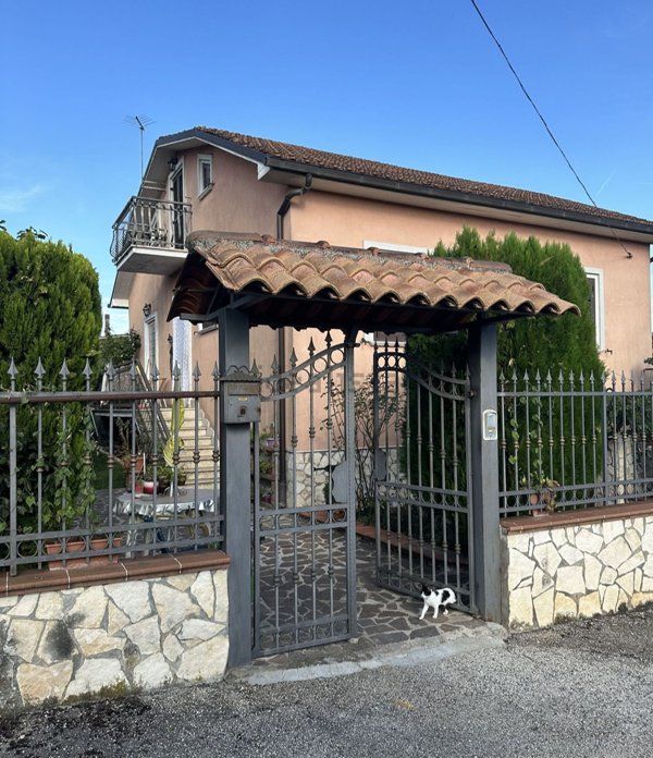 casa indipendente in vendita ad Avezzano