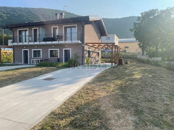 casa indipendente in vendita ad Avezzano in zona Incile