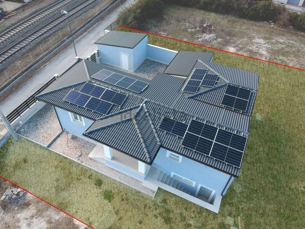 casa indipendente in vendita ad Avezzano