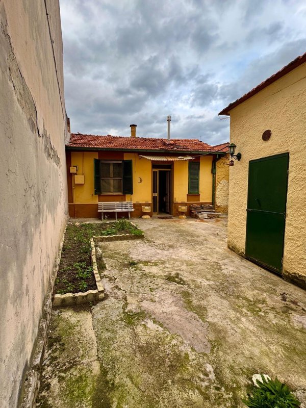 casa indipendente in vendita ad Avezzano