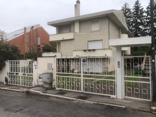 casa indipendente in vendita ad Avezzano