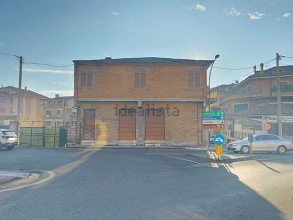 casa indipendente in vendita ad Avezzano