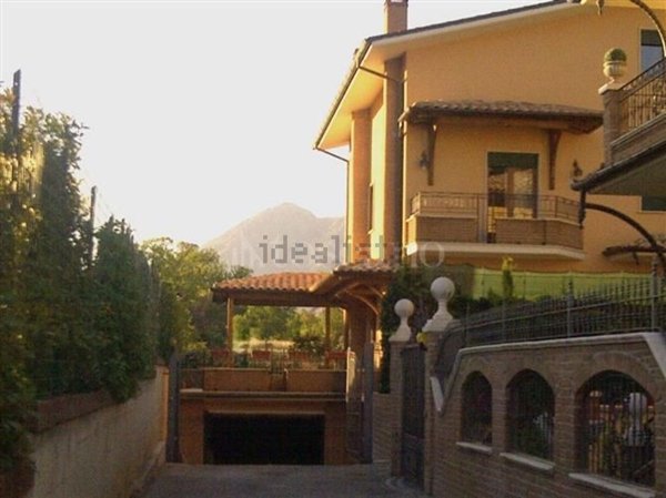 casa indipendente in vendita ad Avezzano