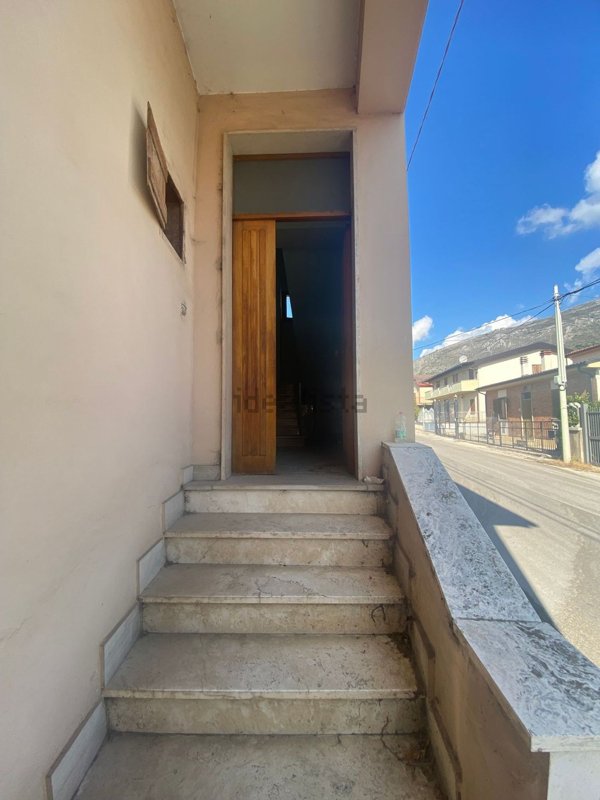 casa indipendente in vendita ad Avezzano