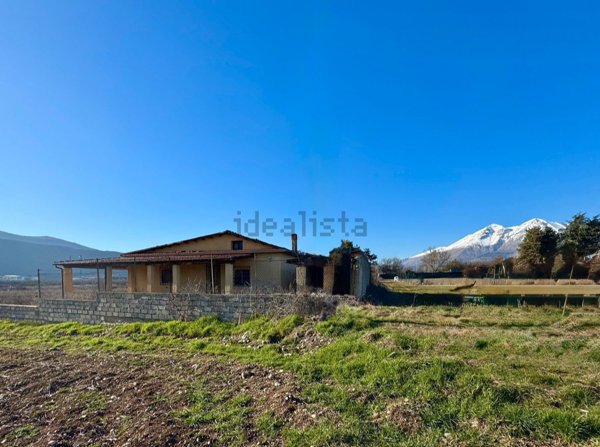 casa indipendente in vendita ad Avezzano