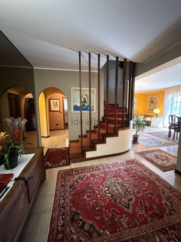 casa indipendente in vendita ad Avezzano in zona San Pelino