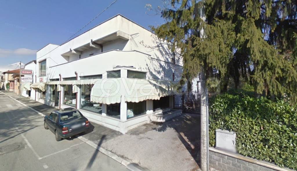 negozio in vendita ad Avezzano