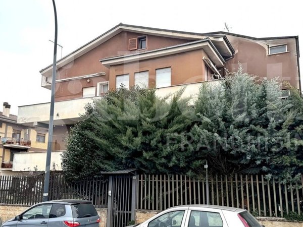 appartamento in vendita ad Avezzano in zona Caruscino