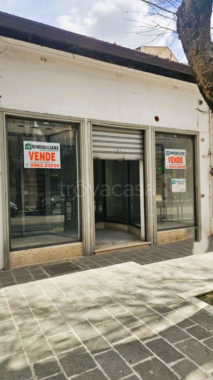 negozio in vendita ad Avezzano