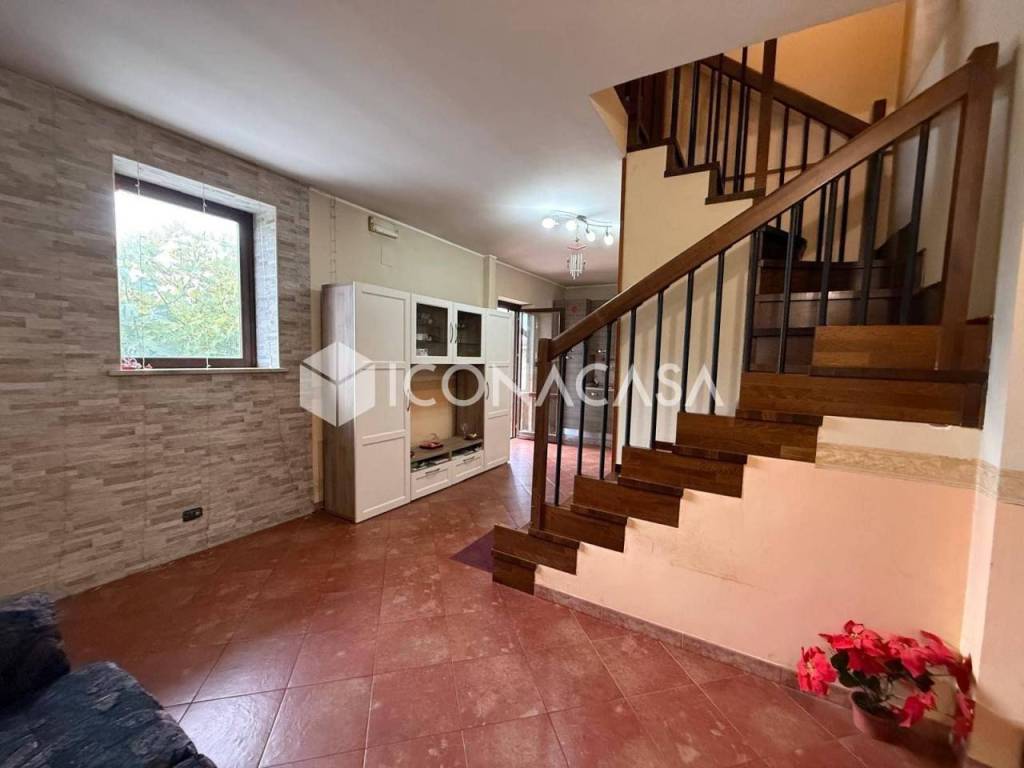 casa indipendente in vendita ad Avezzano