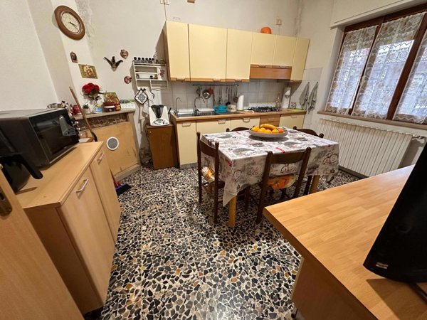 casa indipendente in vendita ad Avezzano in zona Caruscino