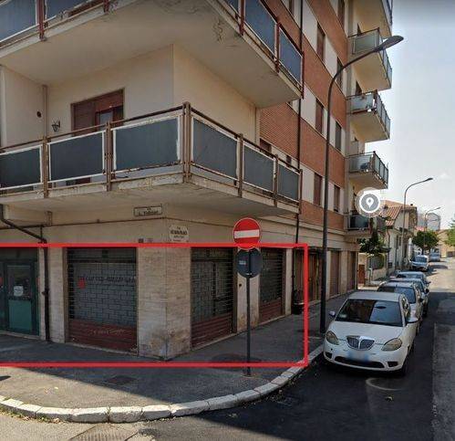 negozio in vendita ad Avezzano