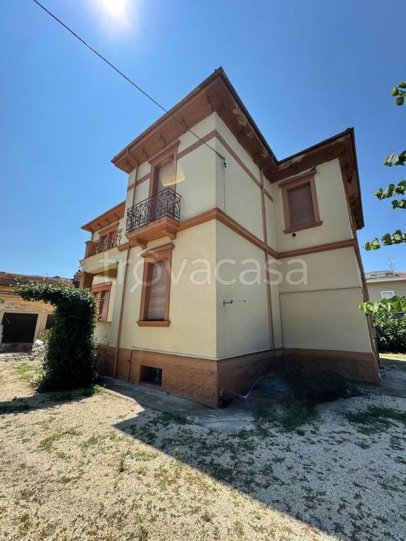 casa indipendente in vendita ad Avezzano