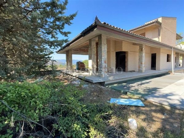 casa indipendente in vendita ad Avezzano