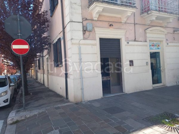 negozio in vendita ad Avezzano