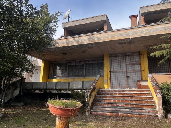 casa indipendente in vendita ad Avezzano