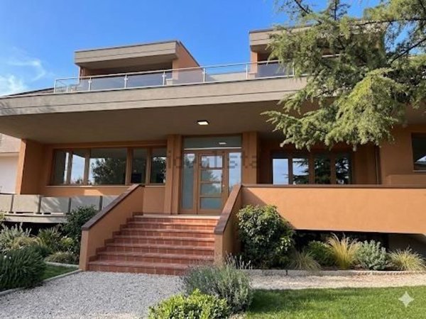 casa indipendente in vendita ad Avezzano
