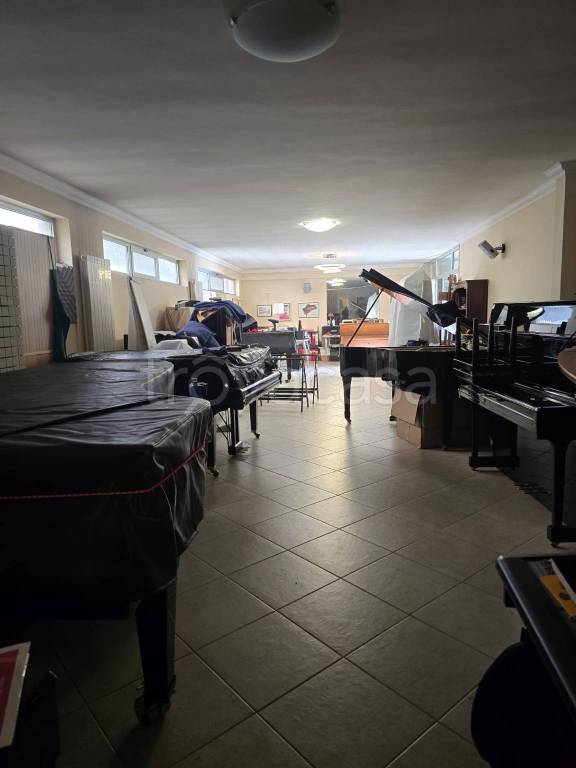 locale commerciale in vendita ad Avezzano