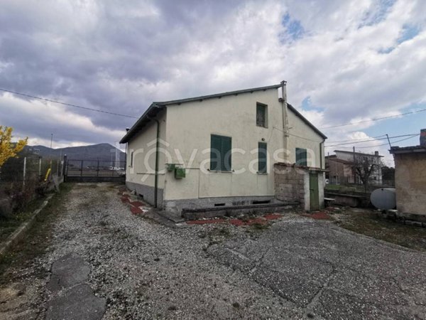 casa indipendente in vendita ad Avezzano