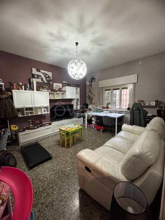 casa indipendente in vendita ad Avezzano in zona Caruscino