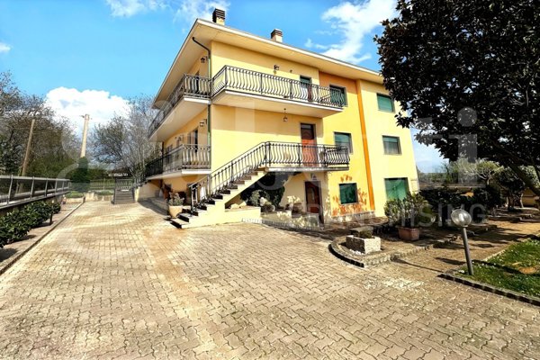 casa indipendente in vendita ad Avezzano