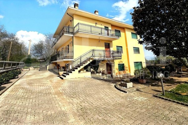 casa indipendente in vendita ad Avezzano