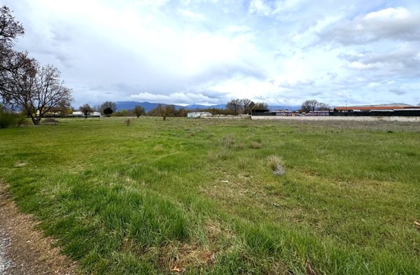 terreno edificabile in vendita ad Avezzano in zona Paterno