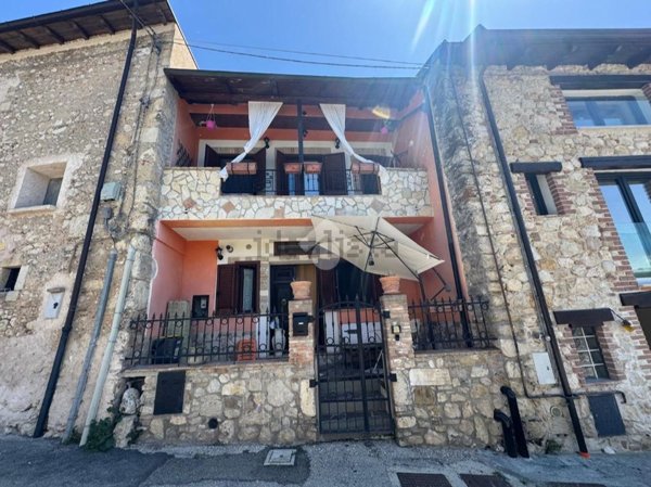 casa indipendente in vendita ad Avezzano