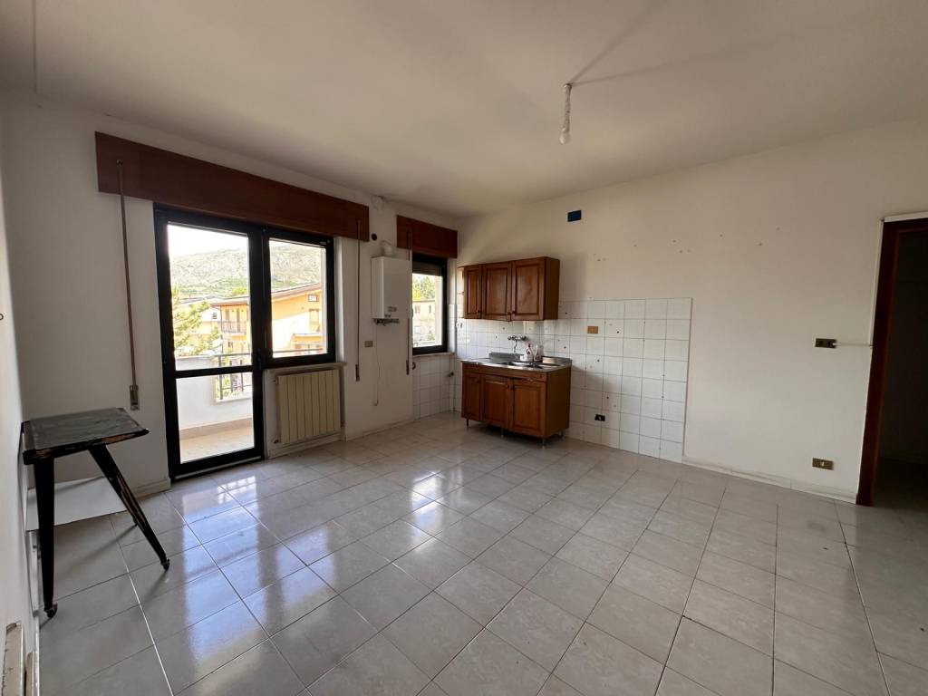 appartamento in vendita ad Avezzano in zona Caruscino