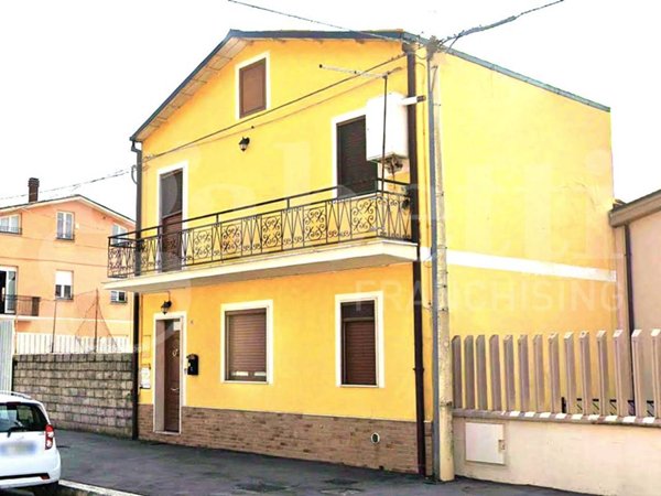 casa indipendente in vendita ad Avezzano